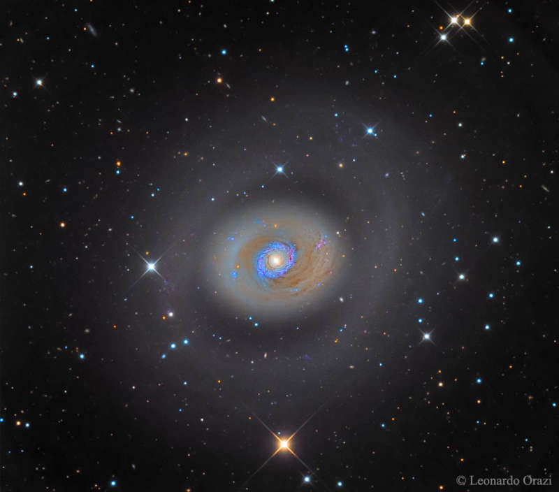 M94 &mdash; галактика с интенсивным звездообразованием