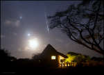 Утро в Кении: Луна, планеты и метеор из потока Тауриды