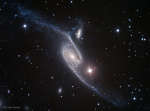 NGC 6872: вытянутая спиральная галактика