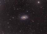 M63: galaktika Podsolnuh v shirokom pole