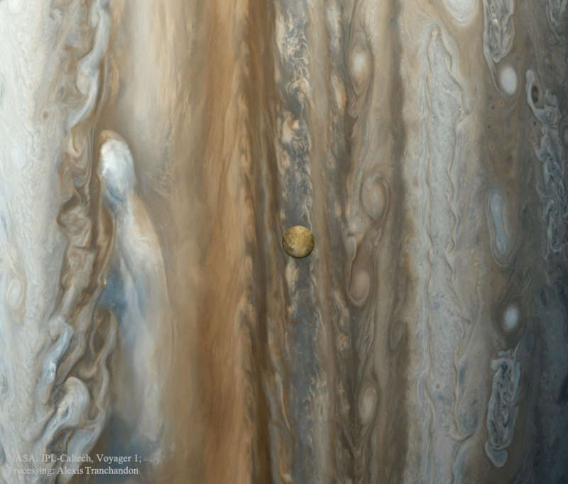 Io over Jupiter from Voyager 1