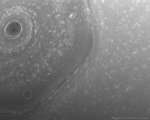 Nad vihryami severnogo polyusa Saturna