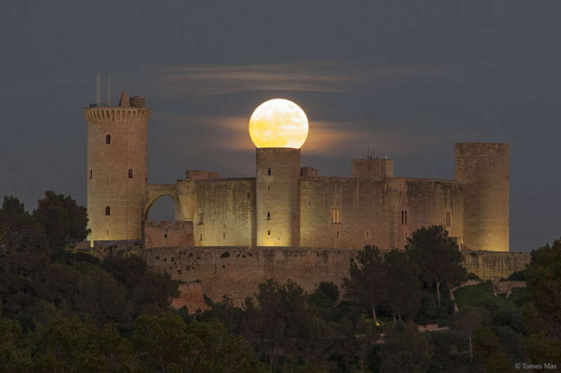 Supermoon over Spanish Castle