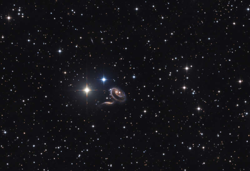 Пекулярные галактики Арп 273
