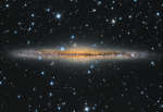 Галактика NGC 891: вид с ребра
