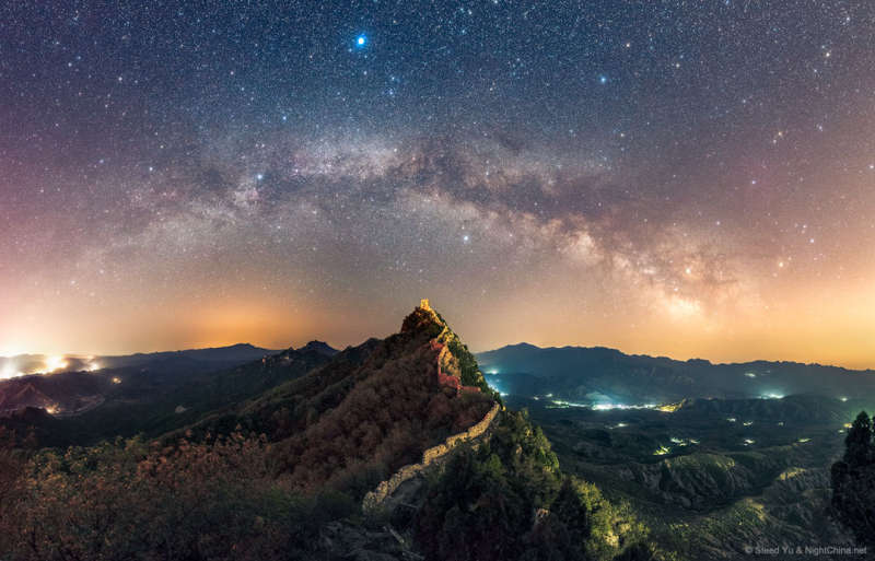 The Summer Triangle over the Great Wall
