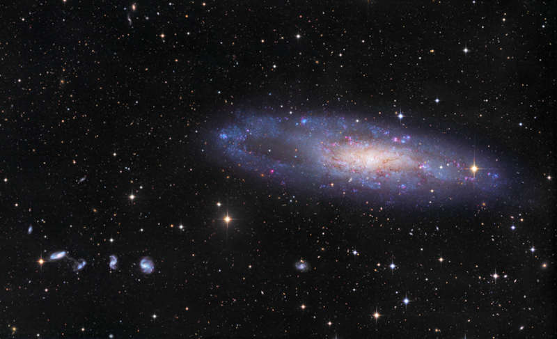 NGC 247 s druz'yami