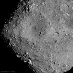 Asteroid Ryugu: vid s apparata Hayabusa-2