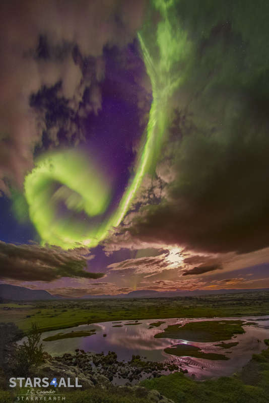 Spiral Aurora over Icelandic Divide
