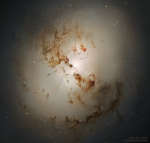 Центральная часть NGC 1316: после столкновения галактик