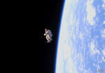 SuitSat 1: kosmicheskii skafandr v svobodnom polete