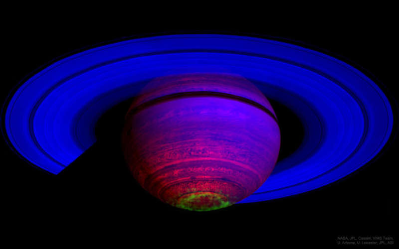 Танцующие полярные сияния на Сатурне