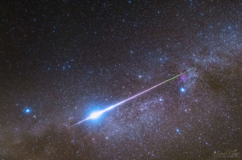 Yarkii meteor, zvezdnoe nebo