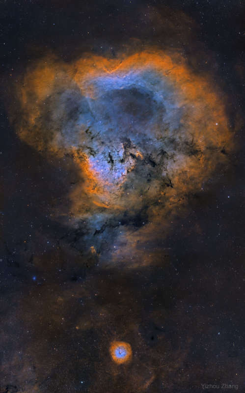 NGC 7822: kosmicheskii voprositel'nyi znak
