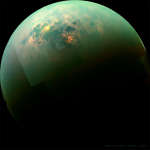 Morya na Titane otrazhayut solnechnyi svet