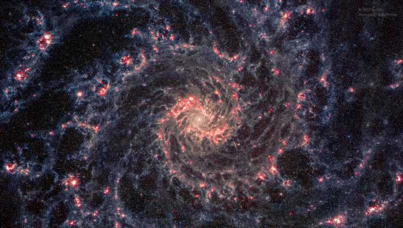 Спиральная галактика M74: более четкий вид