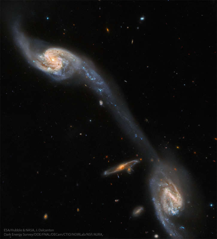 Galaktiki: triplet Vil'da ot teleskopa im.Habbla