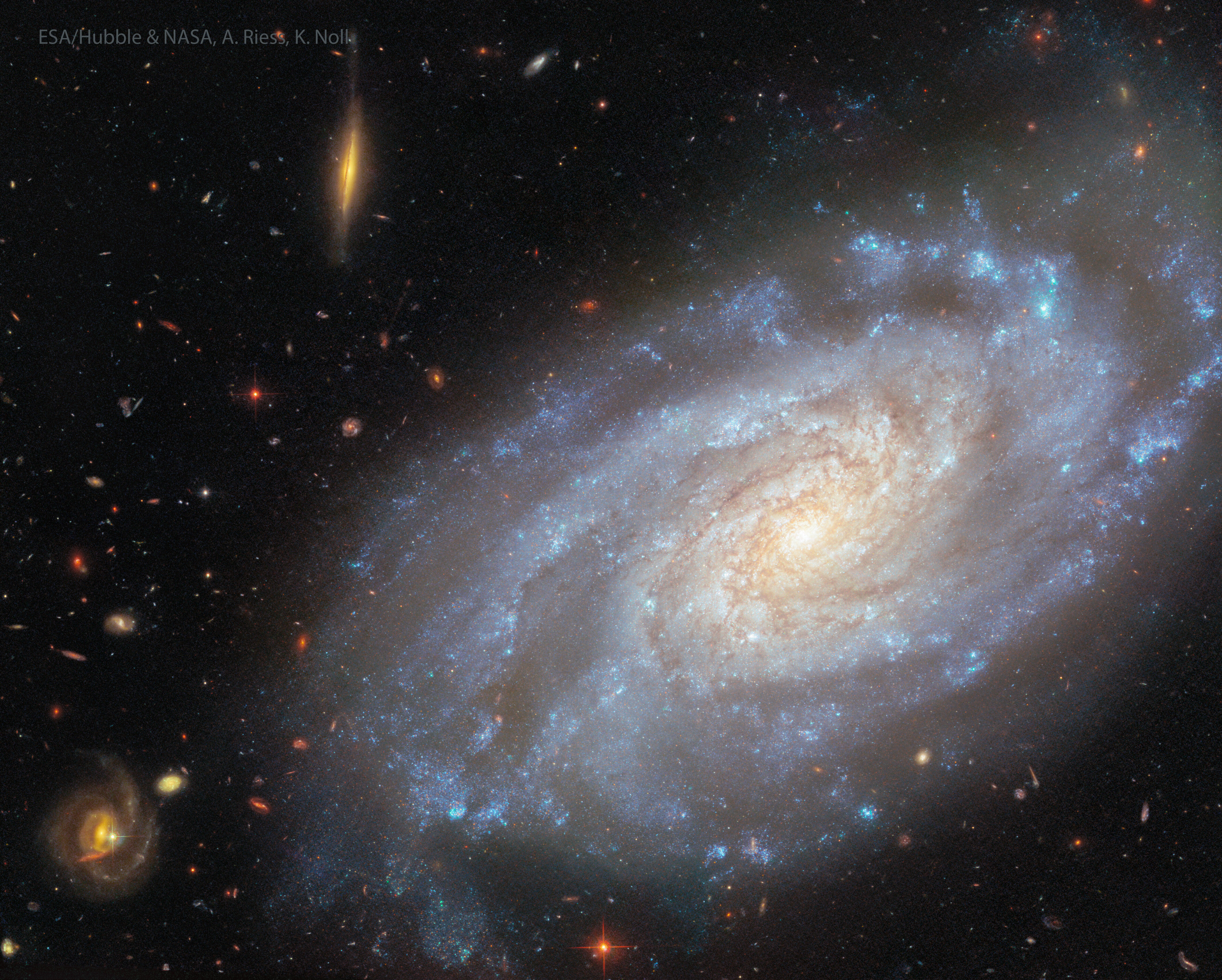 APOD: 2025 November 5 � Spiral Galaxy NGC 3370 from Hubble