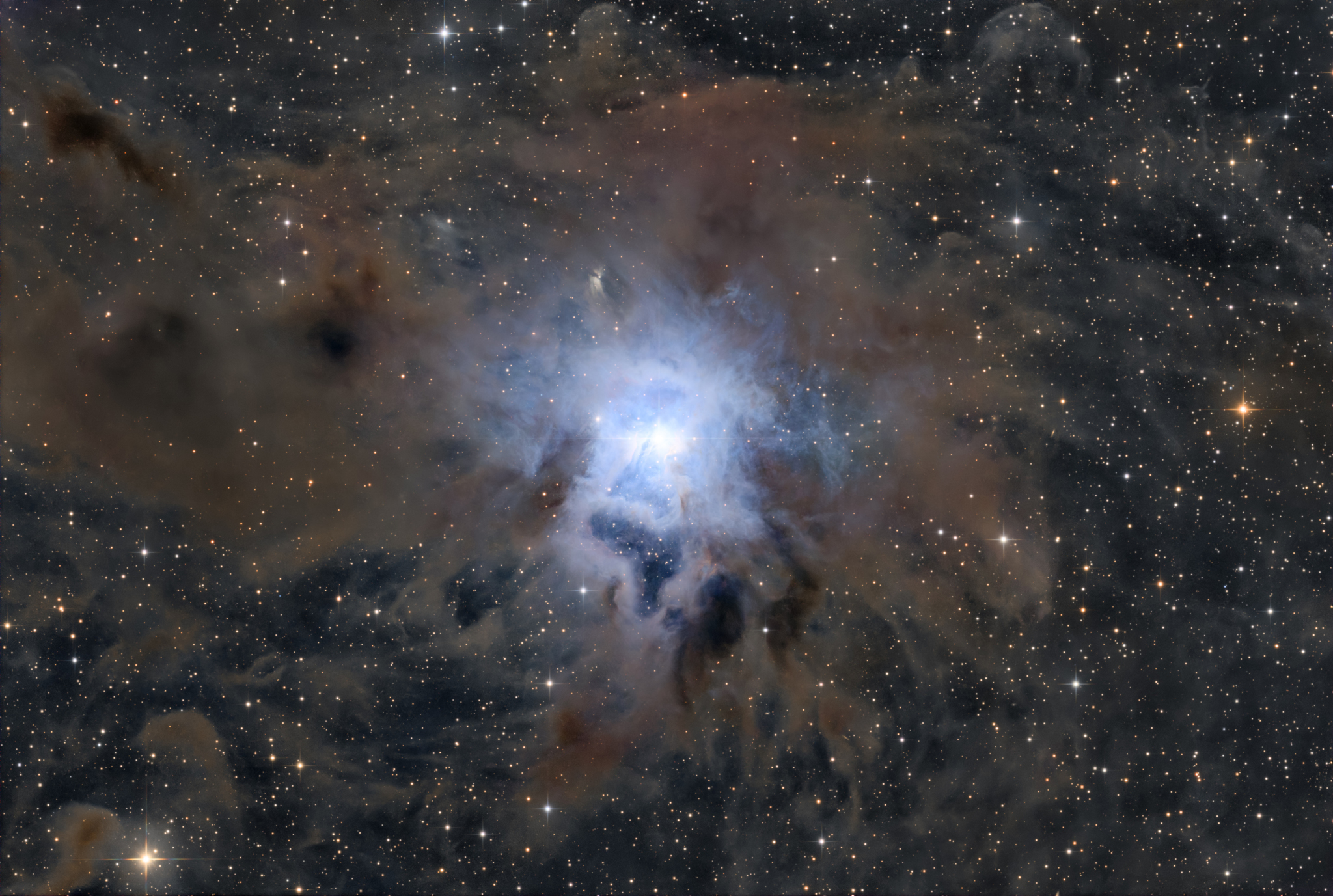 NGC 7023: ���������� ����