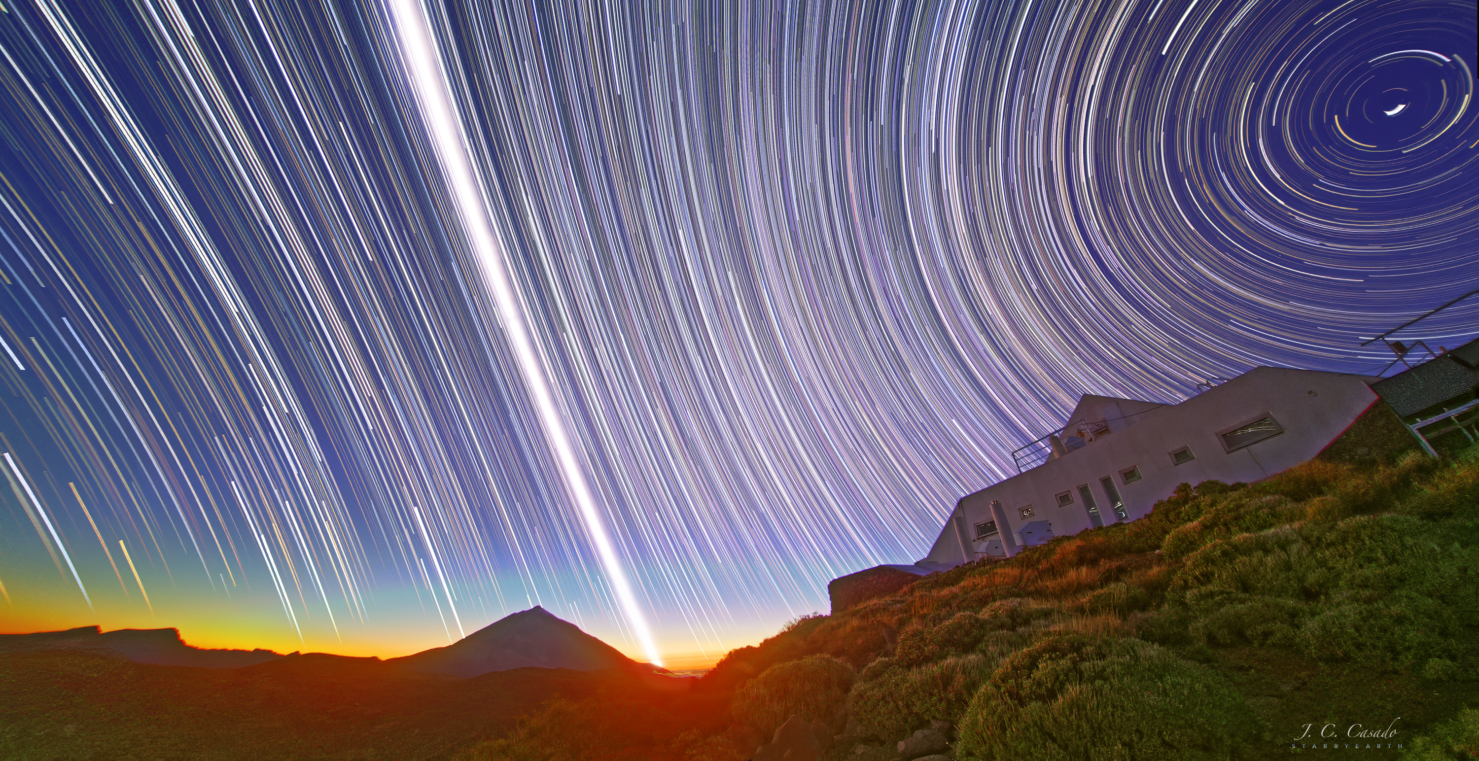 APOD: 2026 March 20 Б Spring Equinox at Teide Observatory
