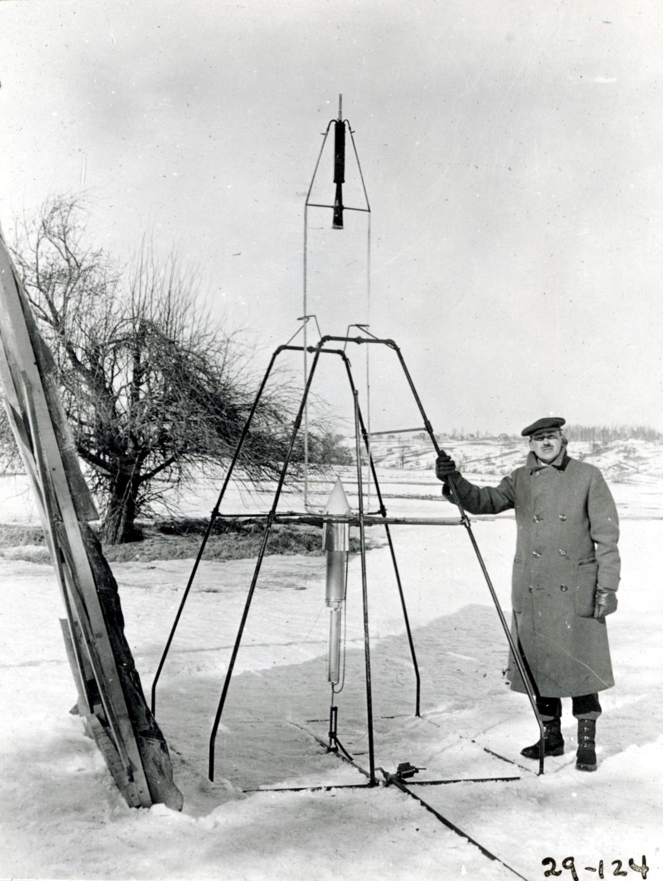 APOD: 2026 March 28 Á Robert Goddard and Nell