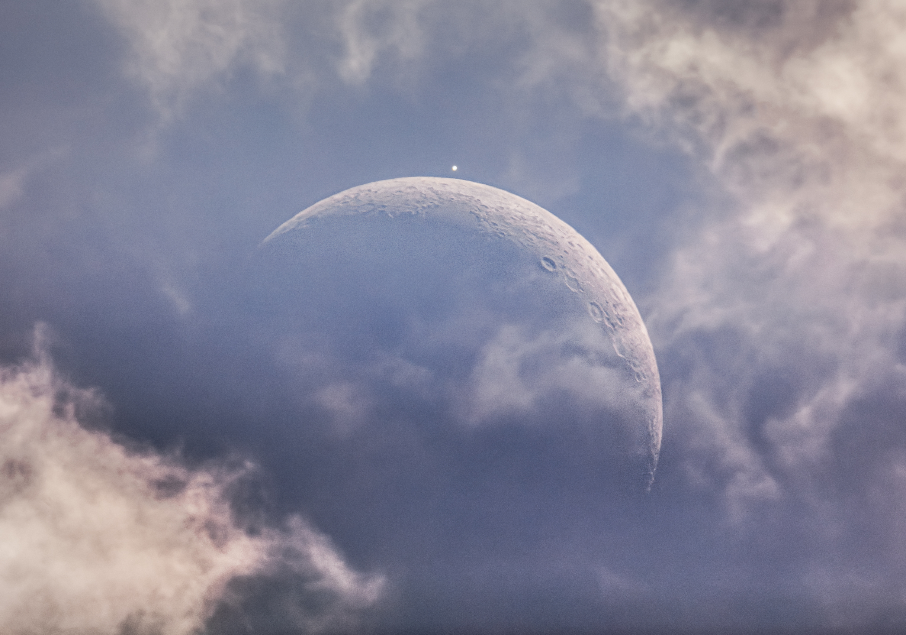 APOD: 2026 June 20 � Daytime Moon Meets Evening Star