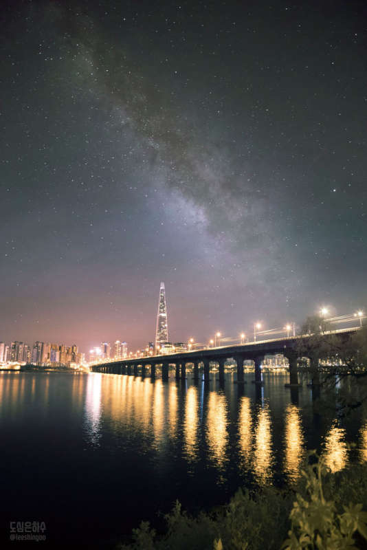 APOD: 2026 June 26 � Milky Way Urban Style