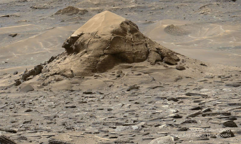 APOD: 2026 July 21 Á Turtle Rock on Mars