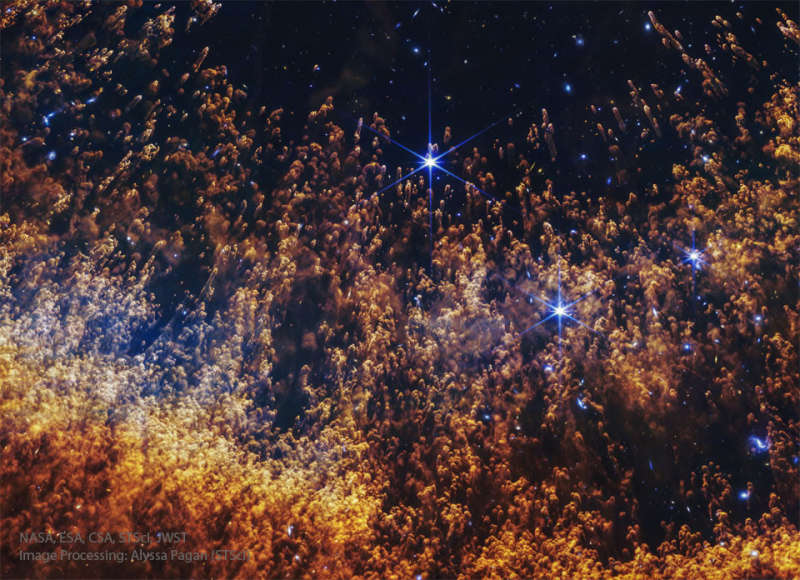 APOD: 2026 August 4 � Curious Cometary Knots in the Helix Nebula