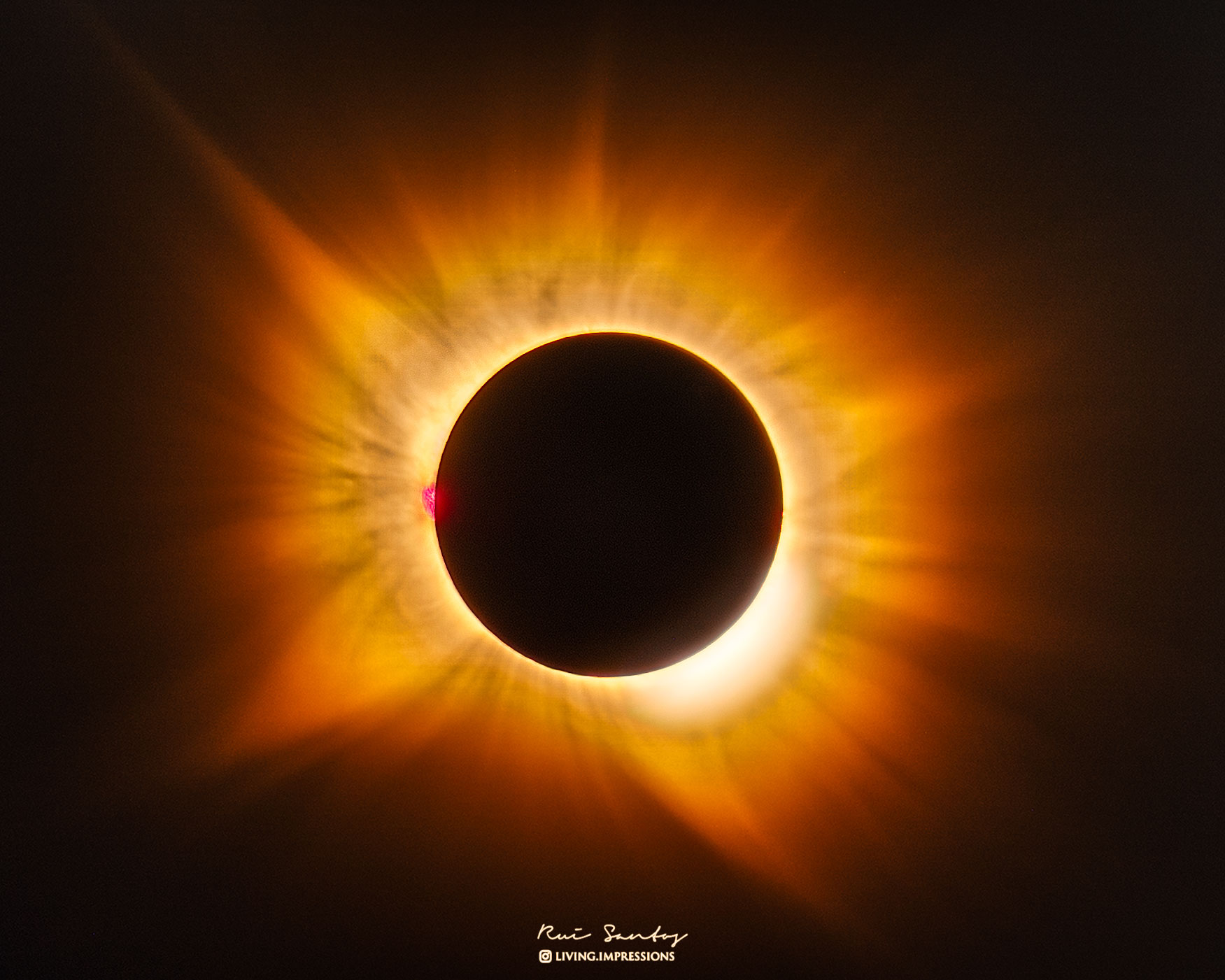 APOD: 2026 August 17 � A Golden Corona Eclipse