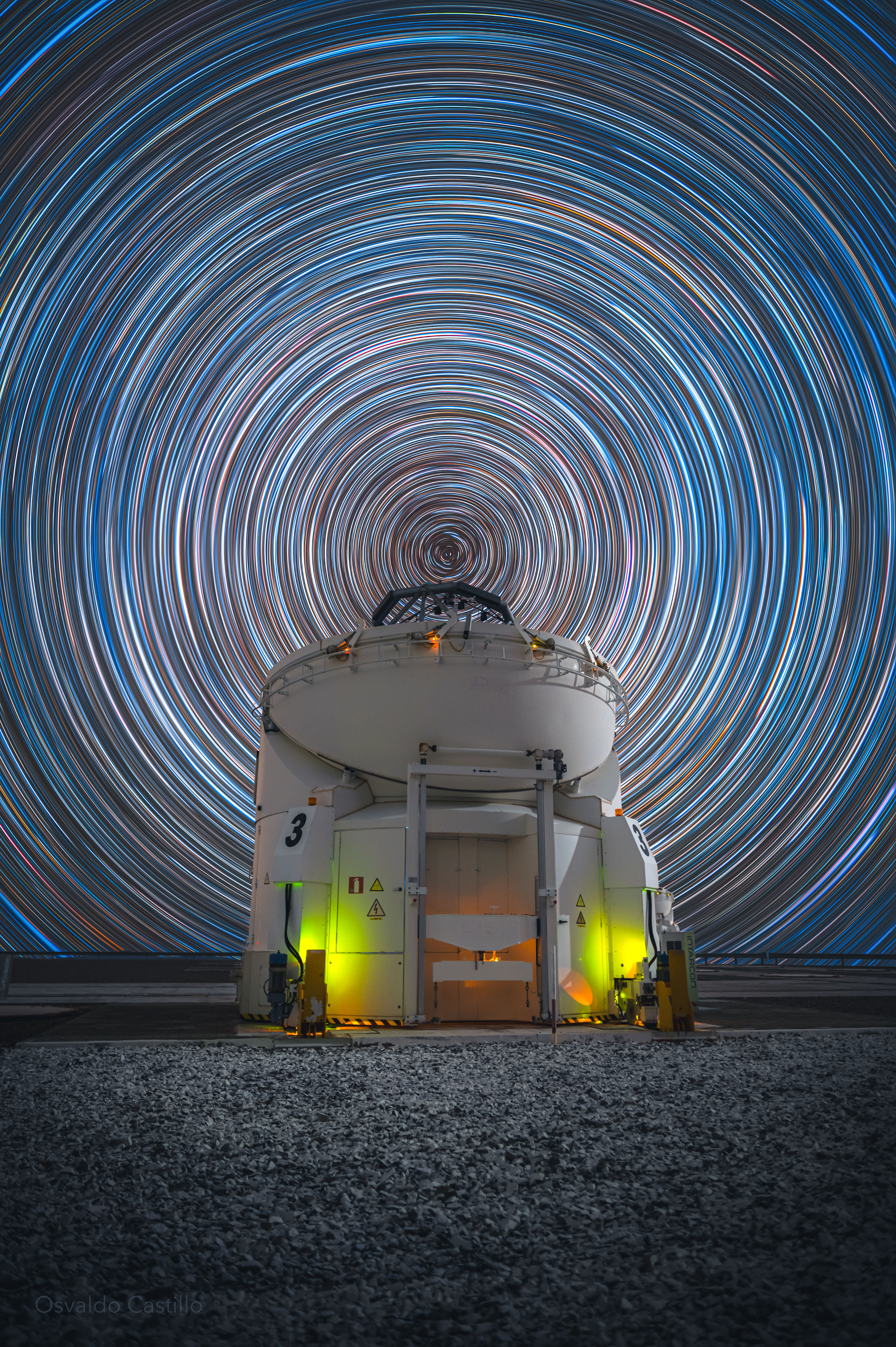 APOD: 2026 August 28 Б The Sky Turns Above Paranal