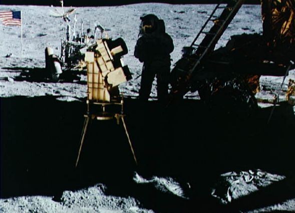 Pervaya observatoriya na Lune