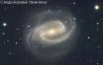 NGC 1300 -- спиральная галактика с перемычкой