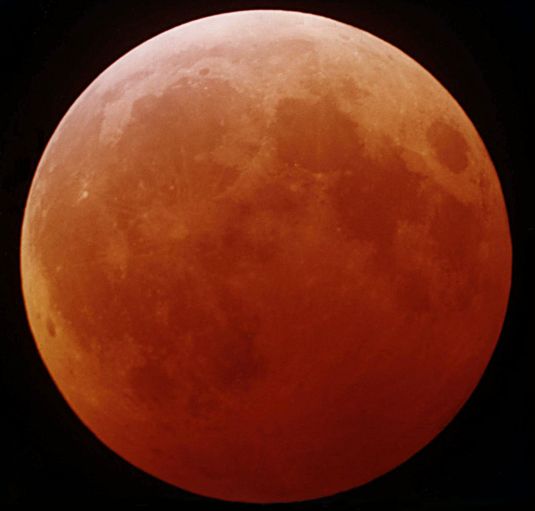 2001: A Total Lunar Eclipse