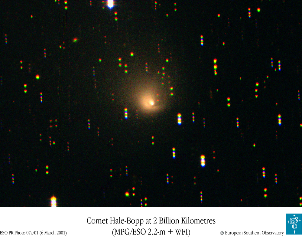 Kometa Heila-Boppa na okraine Solnechnoi sistemy 