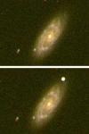 Sverhu - galaktika CGCG 089-013 v sozvezdii Raka.