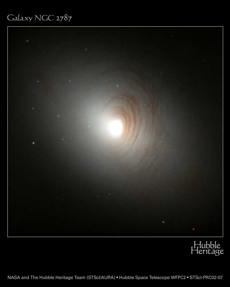NGC 2787: linzoobraznaya galaktika s peremychkoi