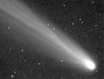 Комета Икея-Жанга виляет хвостом