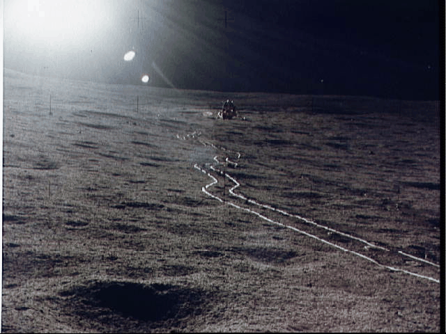 Apollon-14: sledy ot dvuhkolesnoi telezhki na Lune