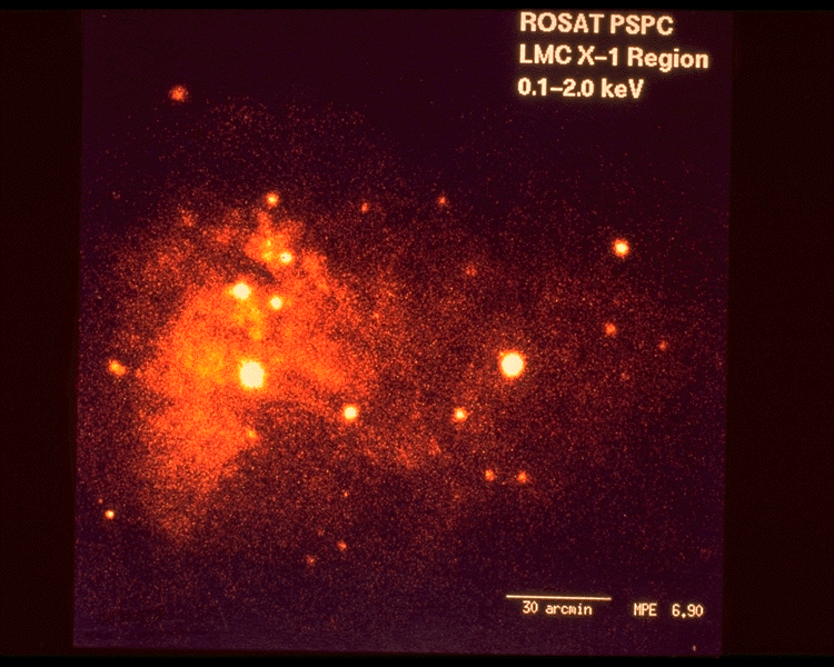 Rentgenovskii istochnik LMC X-1 v Bol'shom Magellanovom oblake - kandidat v chernye dyry