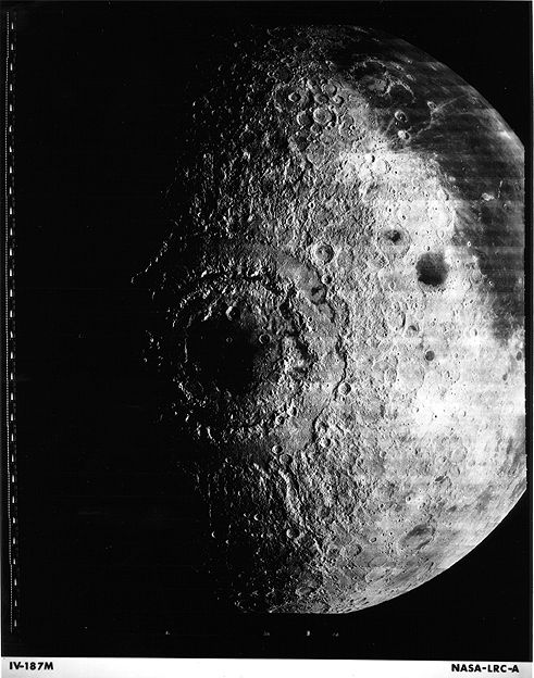 Vostochnoe more na Lune