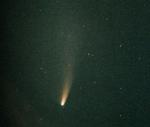 Kometa NEAT v yuzhnom nebe