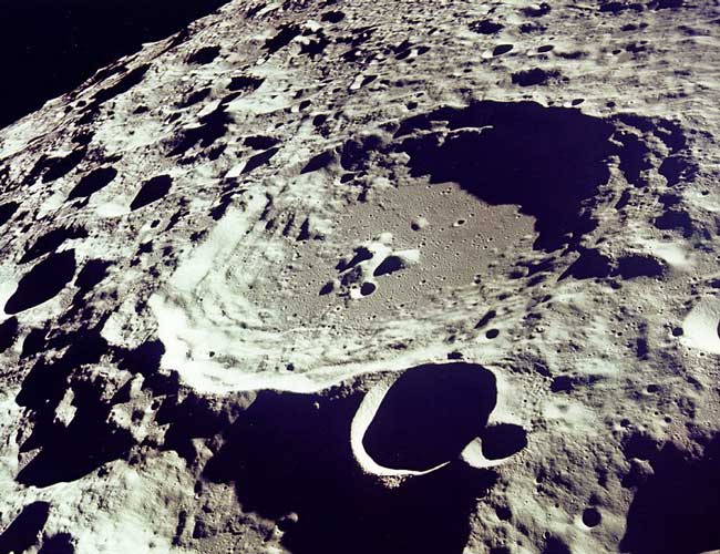 Астронет > Обратная сторона Луны: вид с Аполлона-11
