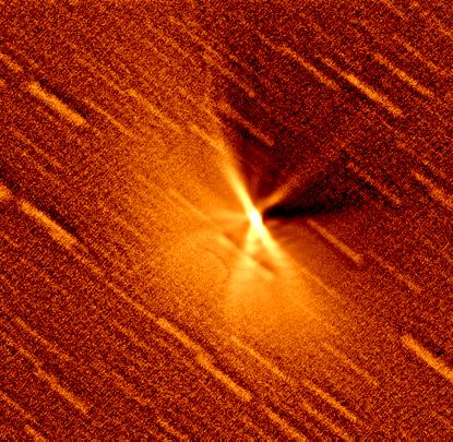 Больше струй из кометы Хейла-Боппа
