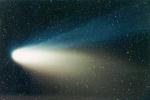 Развивающиеся хвосты кометы Хейла-Боппа