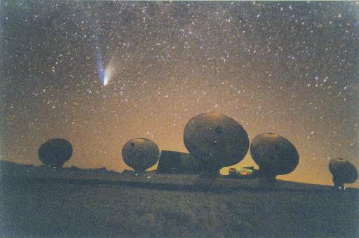 Kometa Heila-Boppa i interferometr na plato de Bur