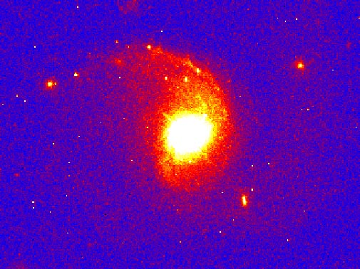 Kvazar v ellipticheskoi galaktike