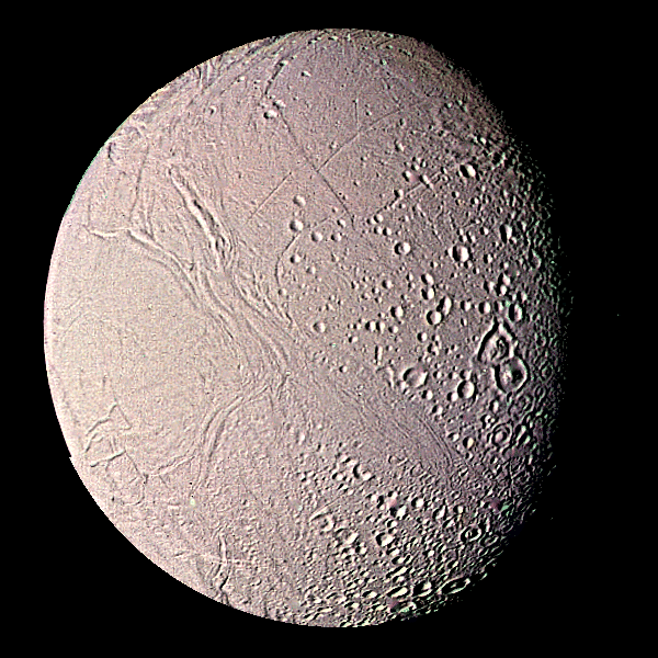 Samyi chistyi sputnik Saturna Encelad
