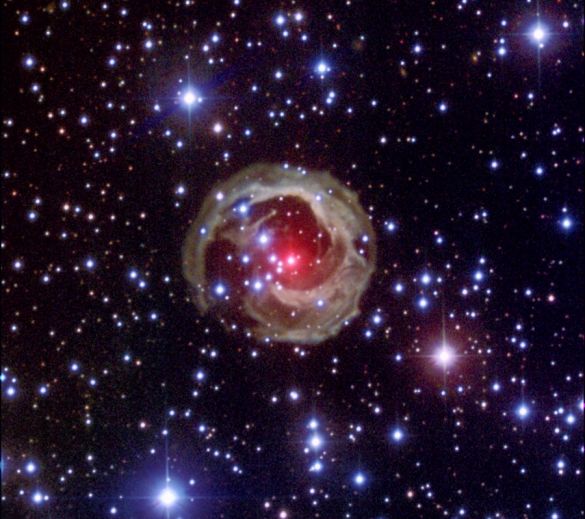 Удивительная звезда V838 Mon