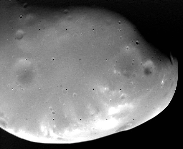 Deimos: malen'kii sputnik Marsa